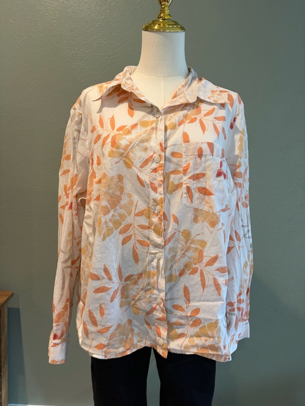 Liz Claiborne Peach & Cream Floral Button-Down Shirt